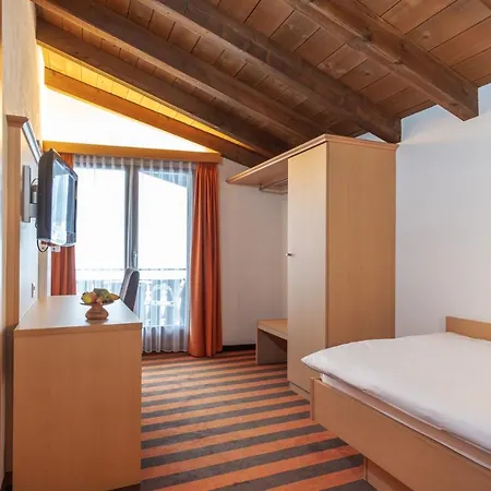 Klosters Hotel Szálloda 3*